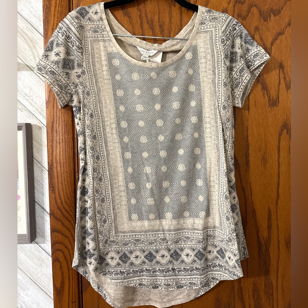 Lucky Brand Geometric Gray and Cream Tee